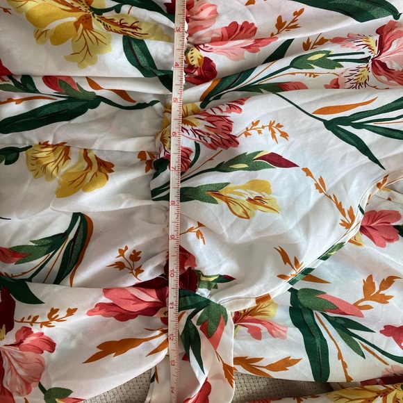 Floral wrap style romper - Picture 4 of 4